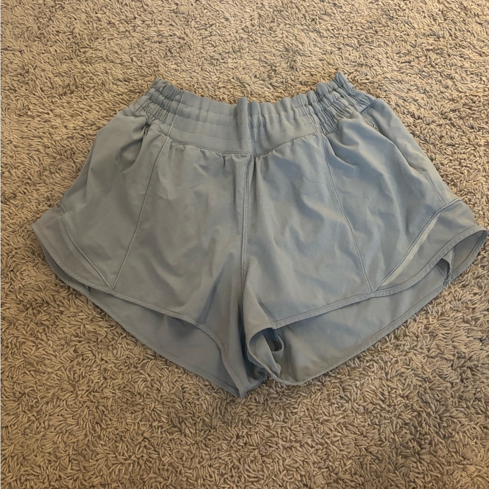 Lululemon High rise Hotty Hot Shorts 2.5’